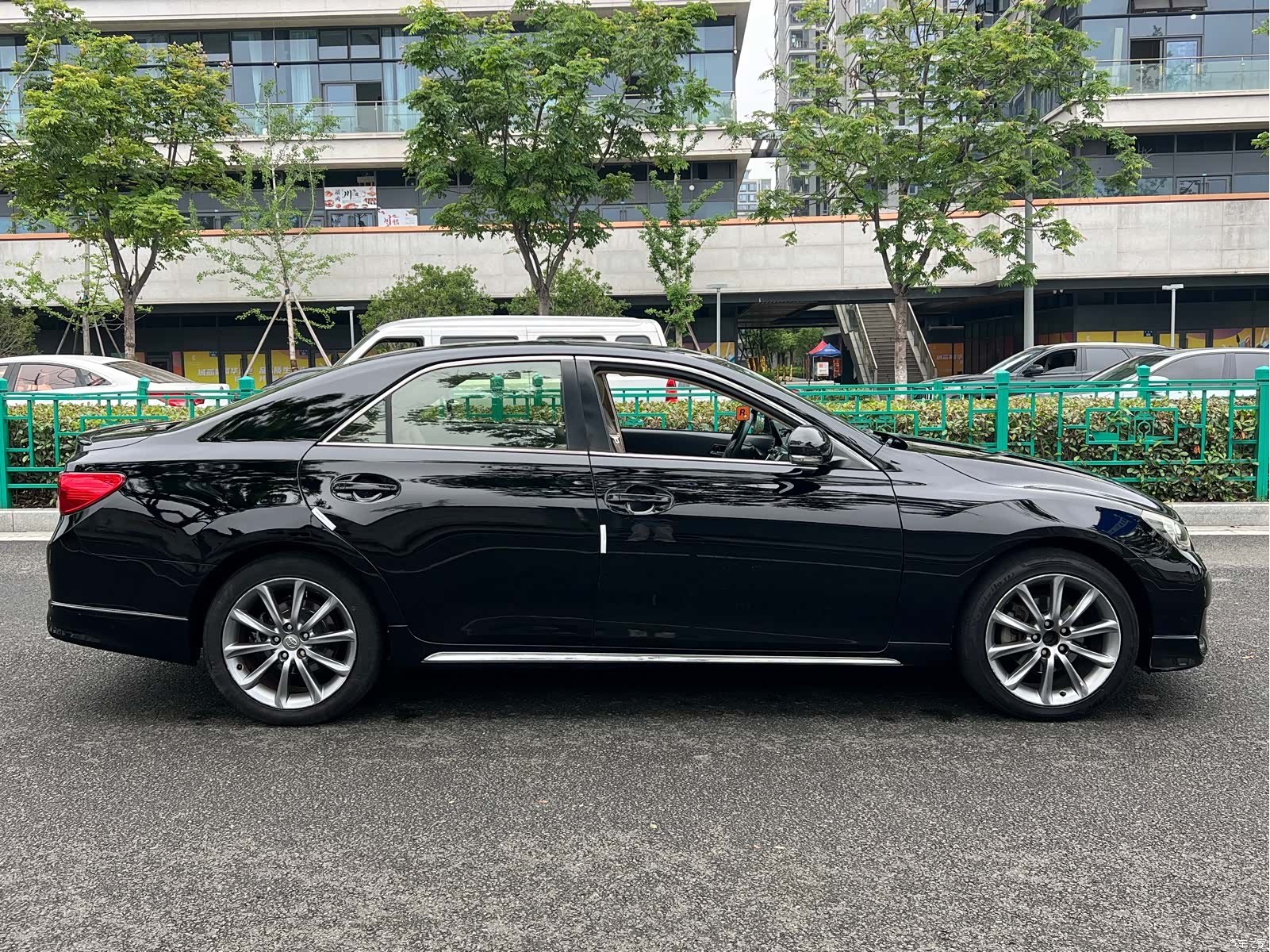 Toyota 2.5V, 2013 11