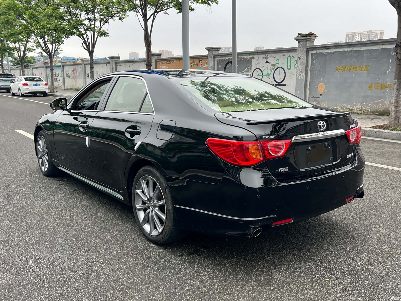 Toyota 2.5V, 2013 14