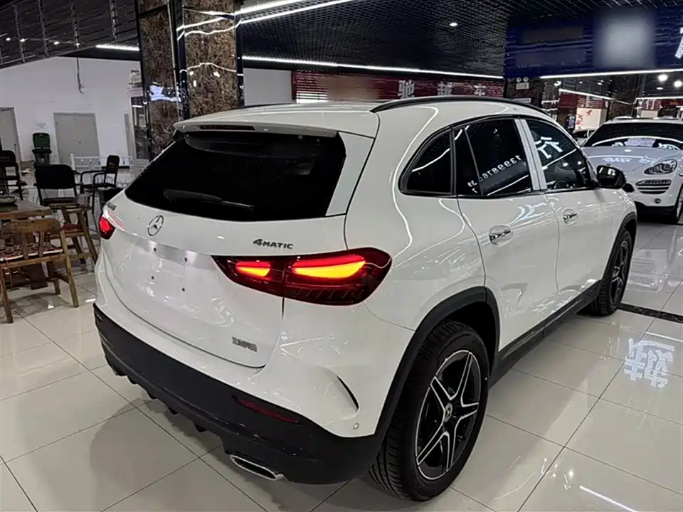 Mercedes-Benz GLA