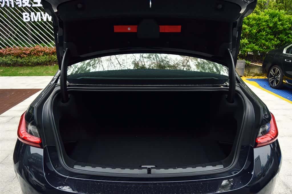 BMW i3, 2025 8