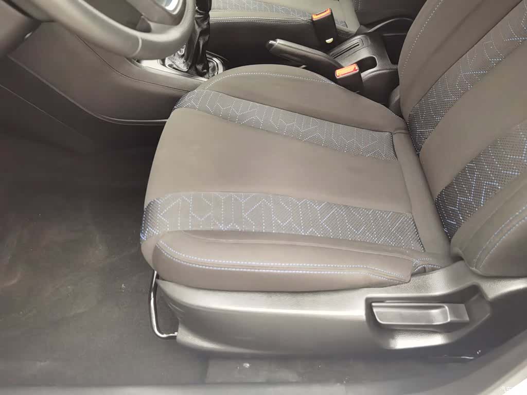 Wuling 310, 2020 20