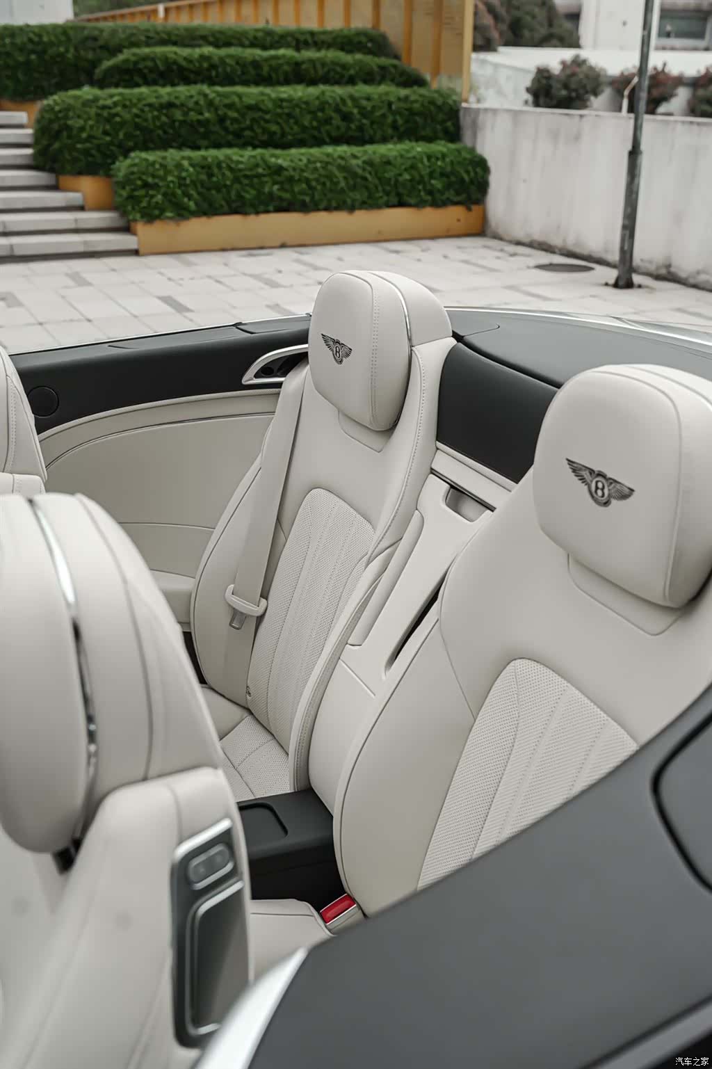 Bentley Continental GT, 2022 11