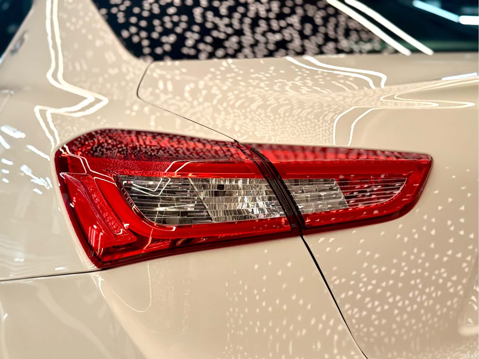 Maserati Ghibli, 2017 9