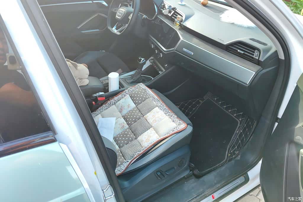 Audi Q3, 2022 8
