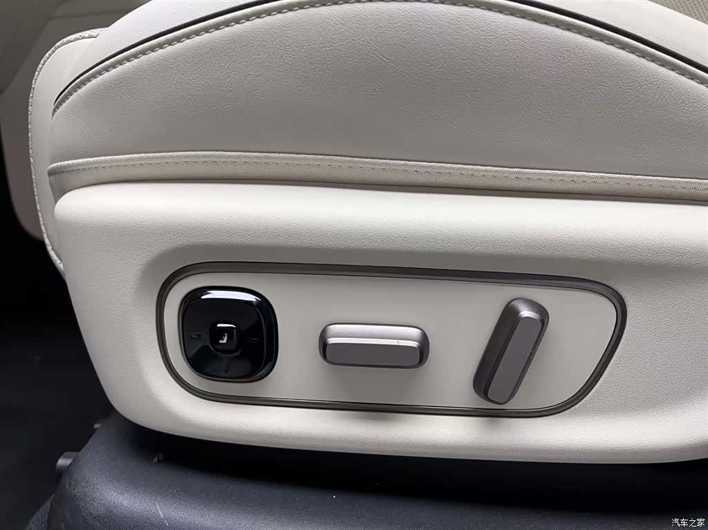 Li Auto i8, 2025 6