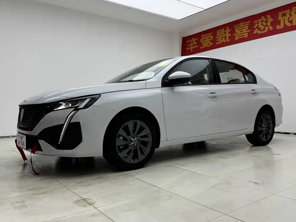 Peugeot 408