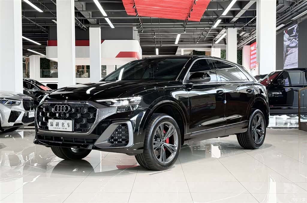 Audi Q8, 2025 1