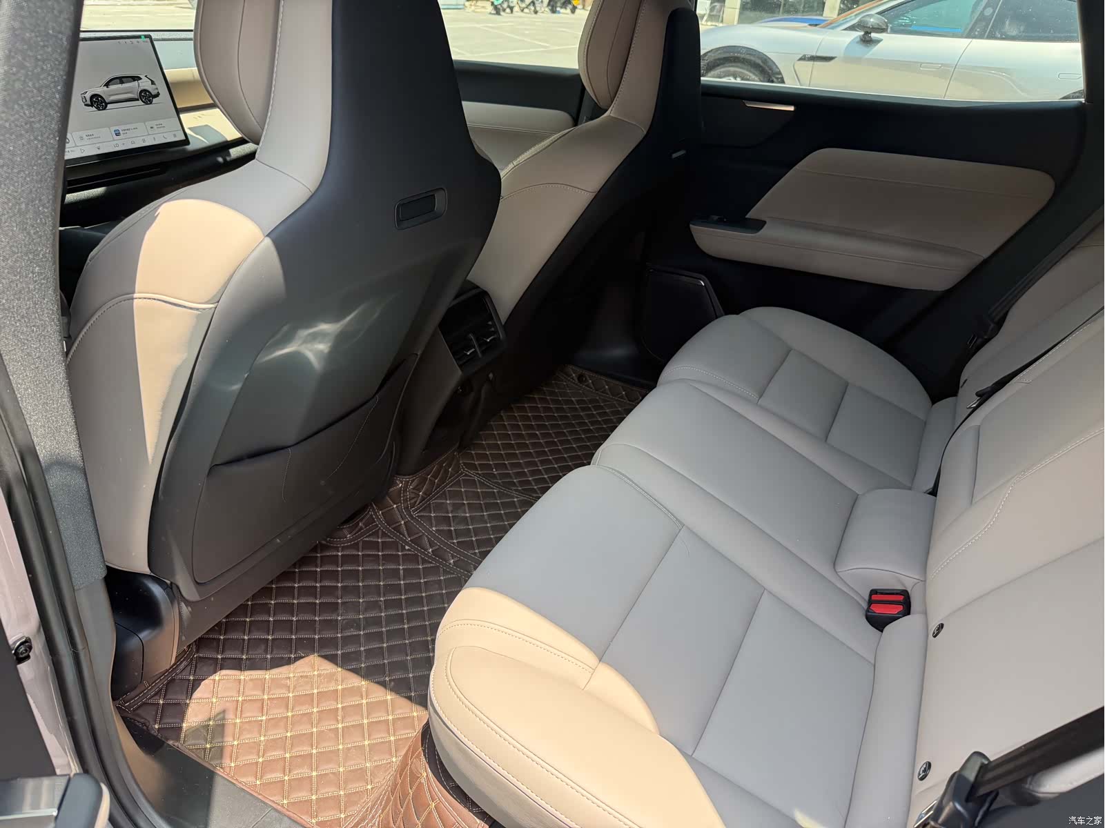 Volvo XC70, 2025 9