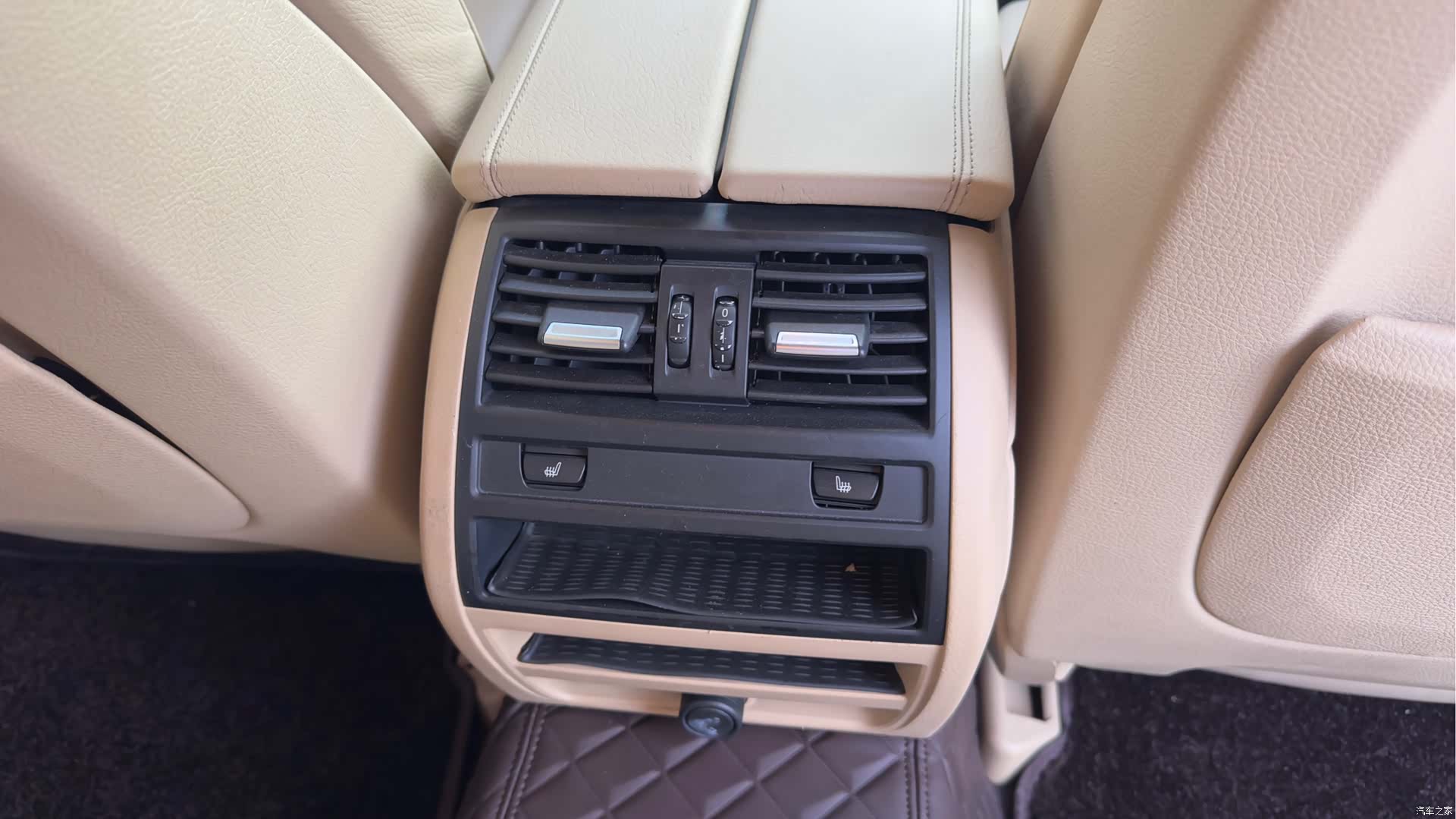 BMW 5 Series, 2012 9