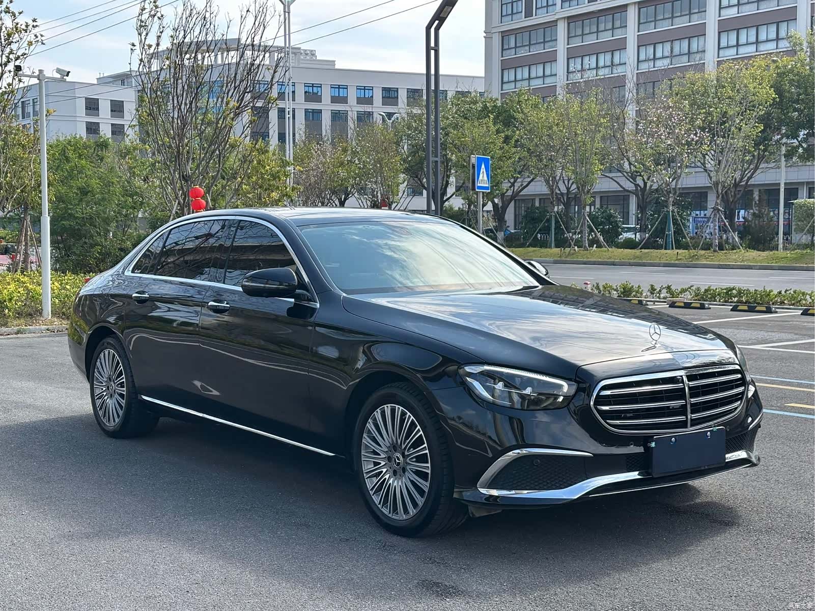 Mercedes-Benz E-Class, 2023 3
