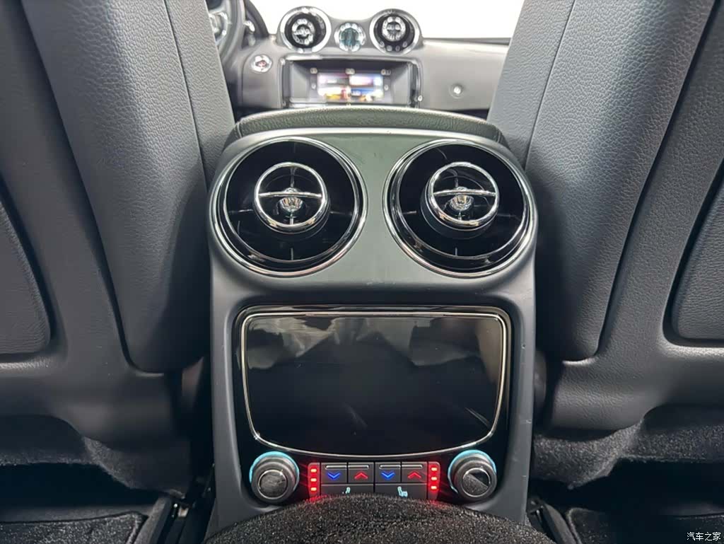Jaguar XJ, 2017 8