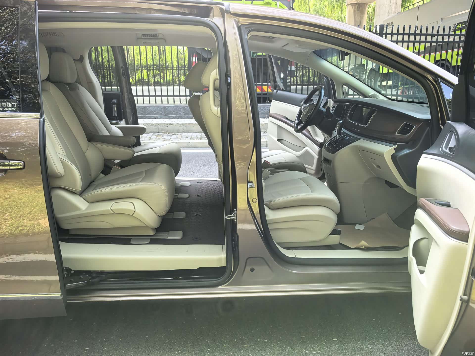 Buick GL8, 2020 12