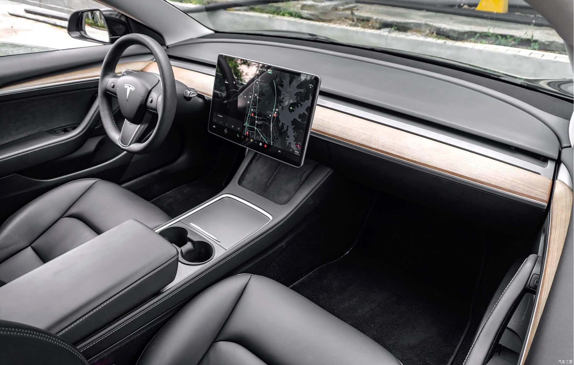 Tesla Model 3, 2023 13