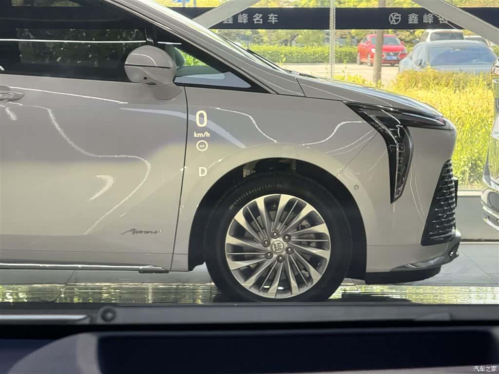 Buick Century, 2025 28