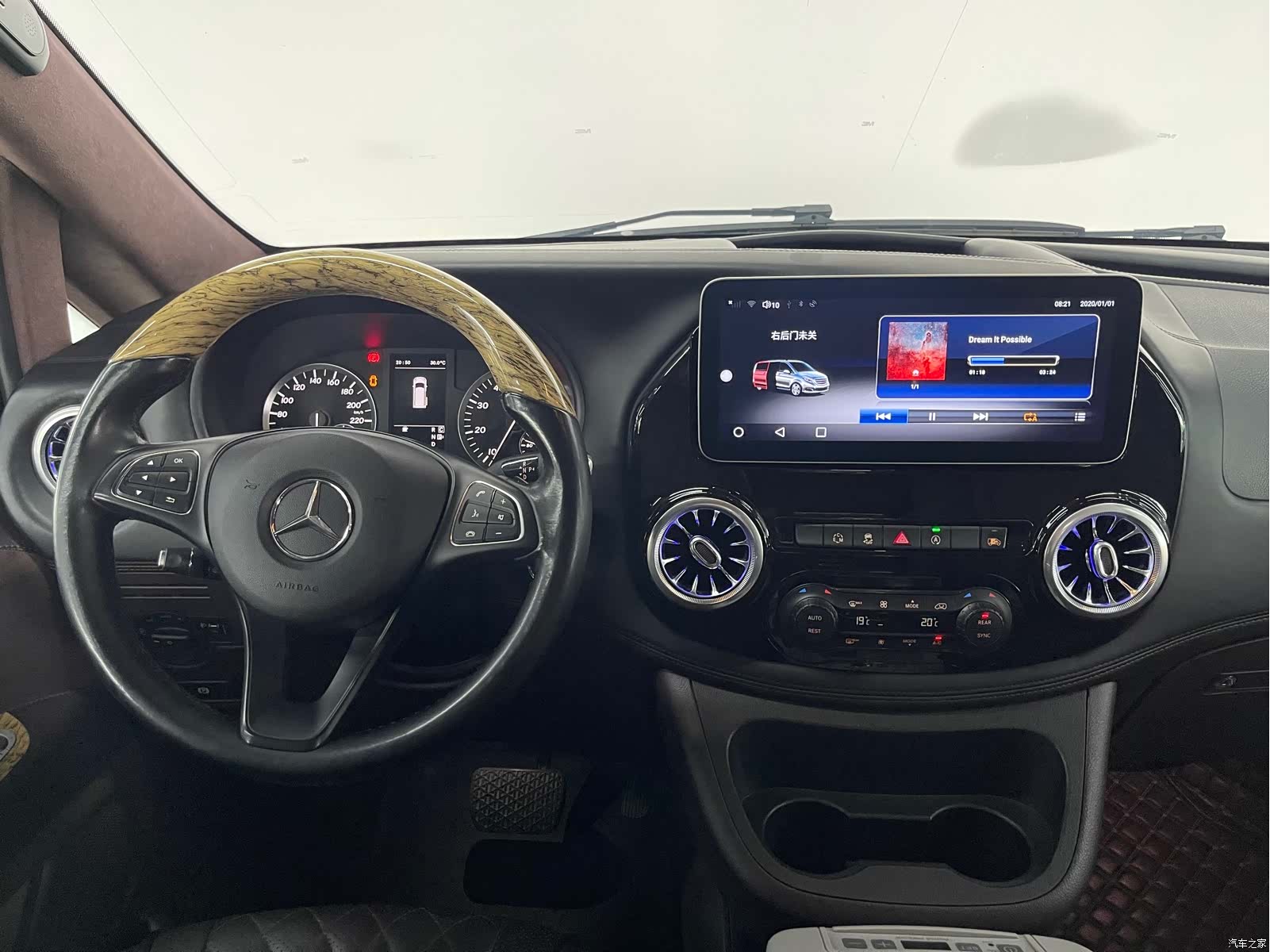 Mercedes-Benz 7, 2019 16