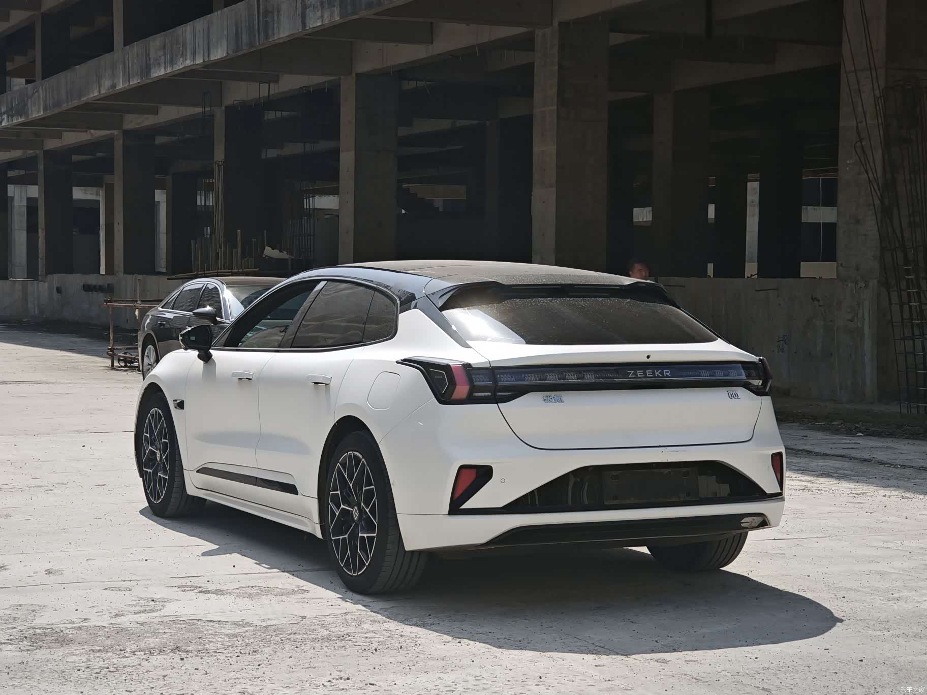 Zeekr 001, 2024 9