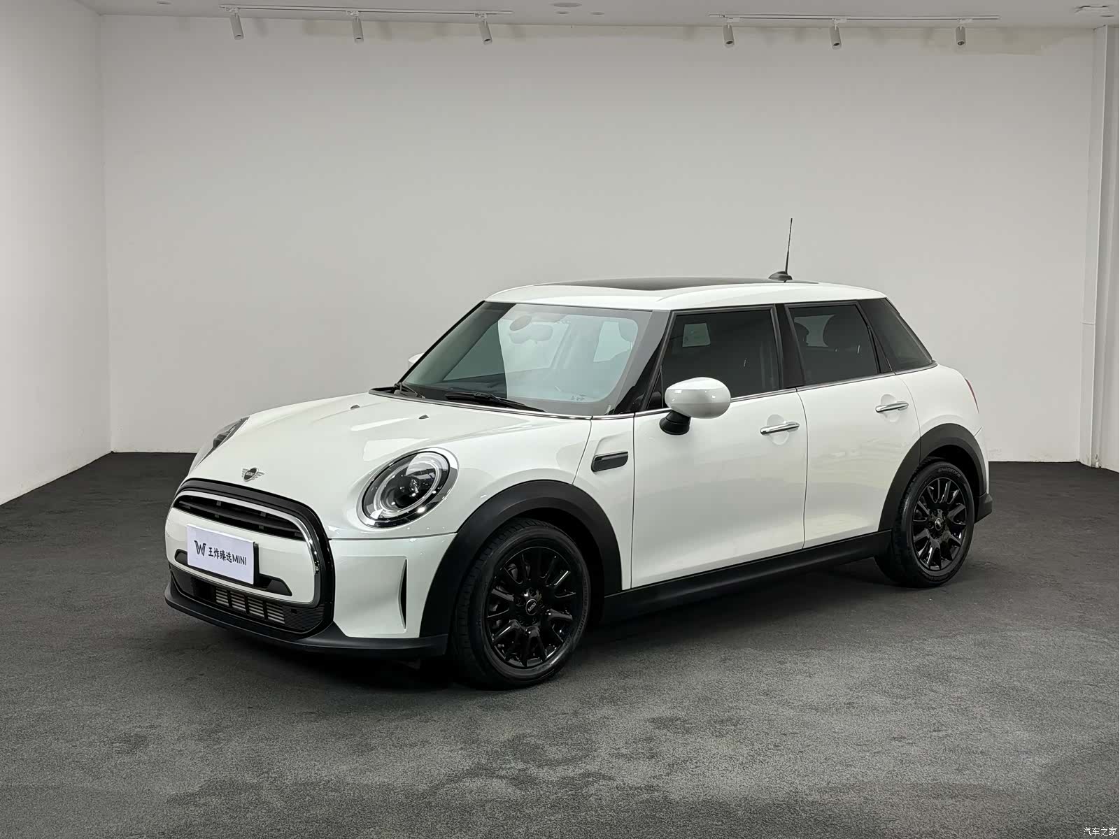 Mini ONE, 2023 2