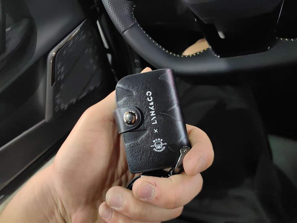 Lynk & Co 06 Lynk & Co 06