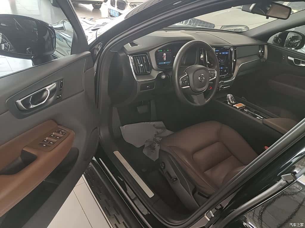 Volvo XC60, 2023 16