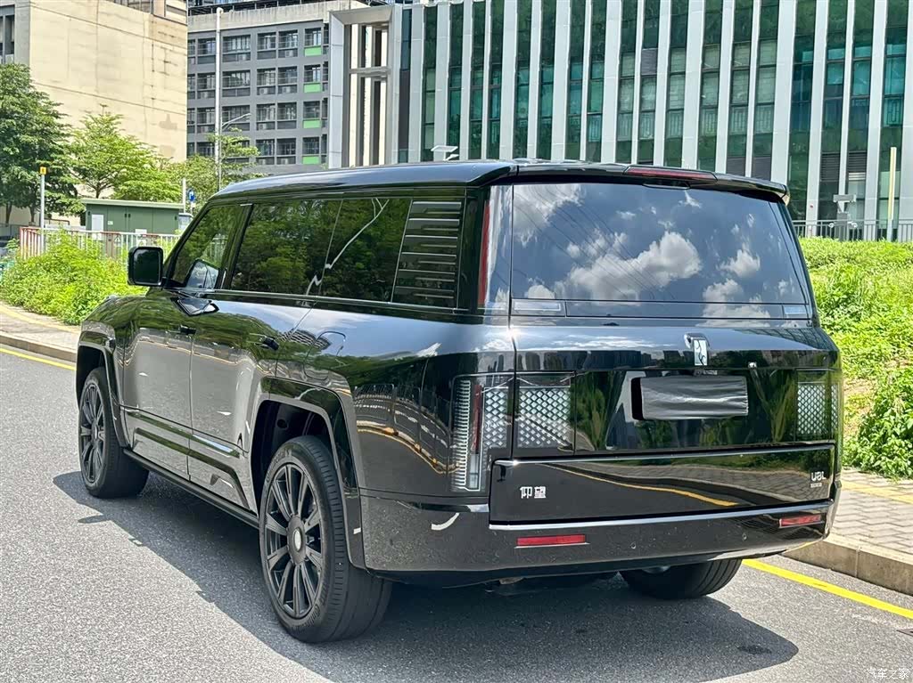 Yangwang U8, 2026 8