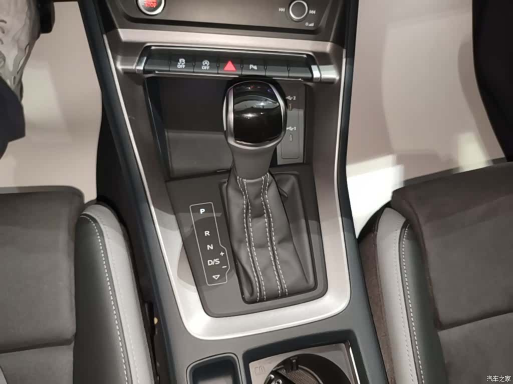 Audi Q3, 2022 14