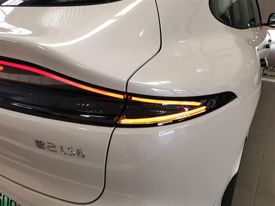 IM Motors Zhiji LS6 IM Motors Zhiji LS6