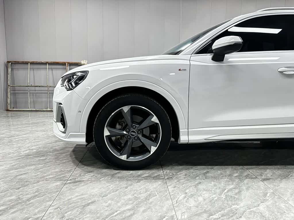 Audi Q3, 2022 9