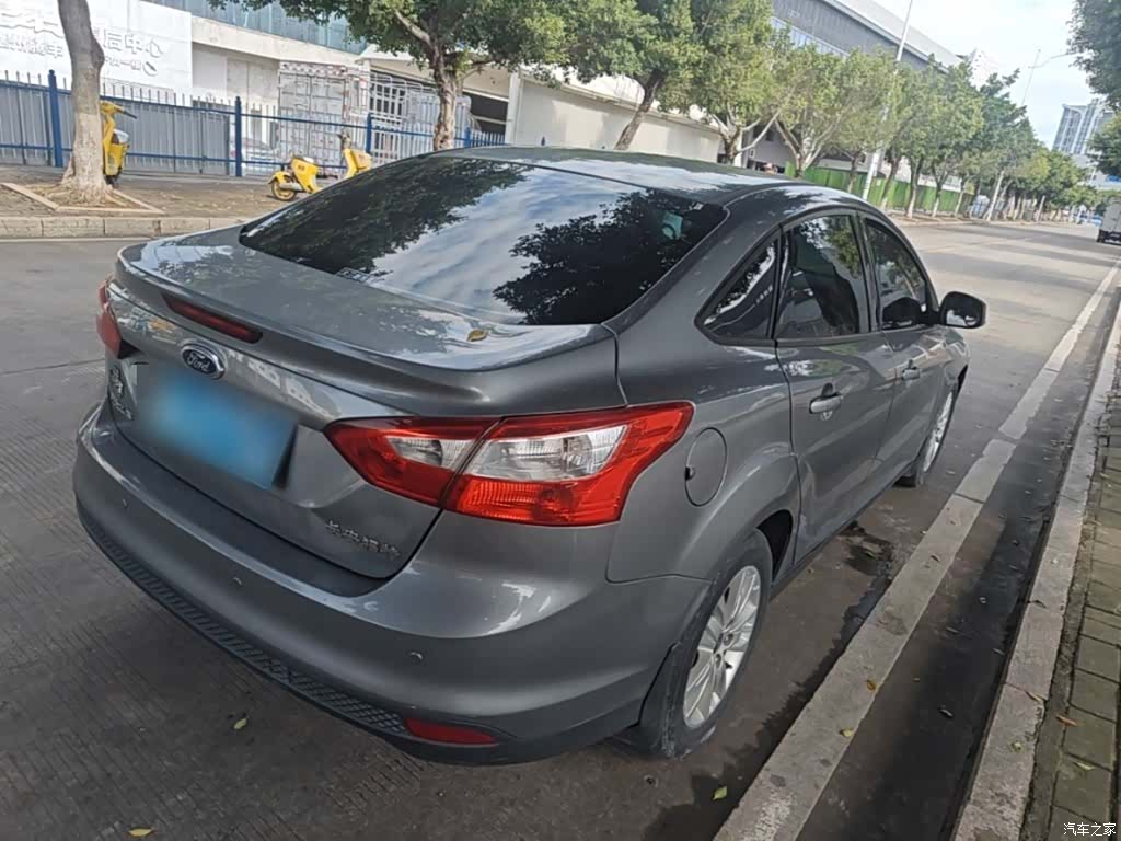 Ford Focus, 2014 7