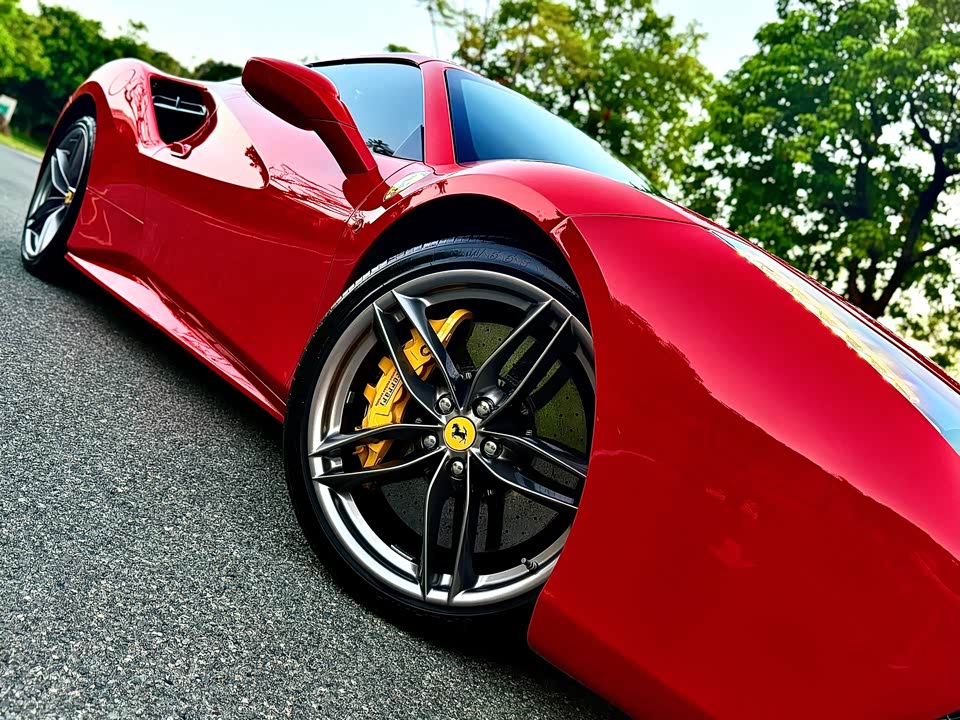 Ferrari 488