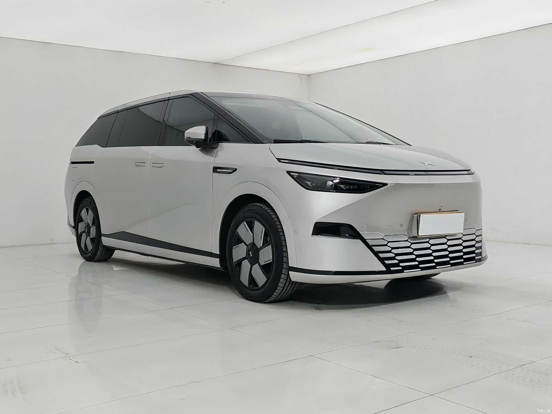 Xpeng X9, 2024 2