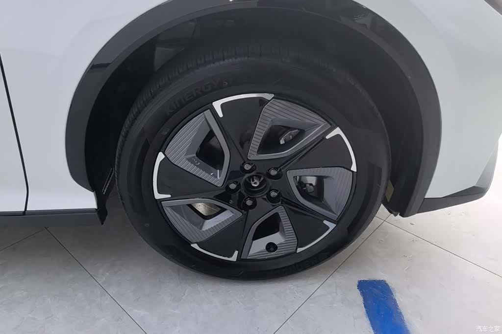 Toyota bZ3, 2026 6