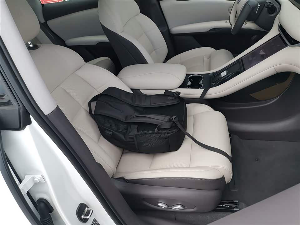 IM Motors Zhiji LS6 IM Motors Zhiji LS6