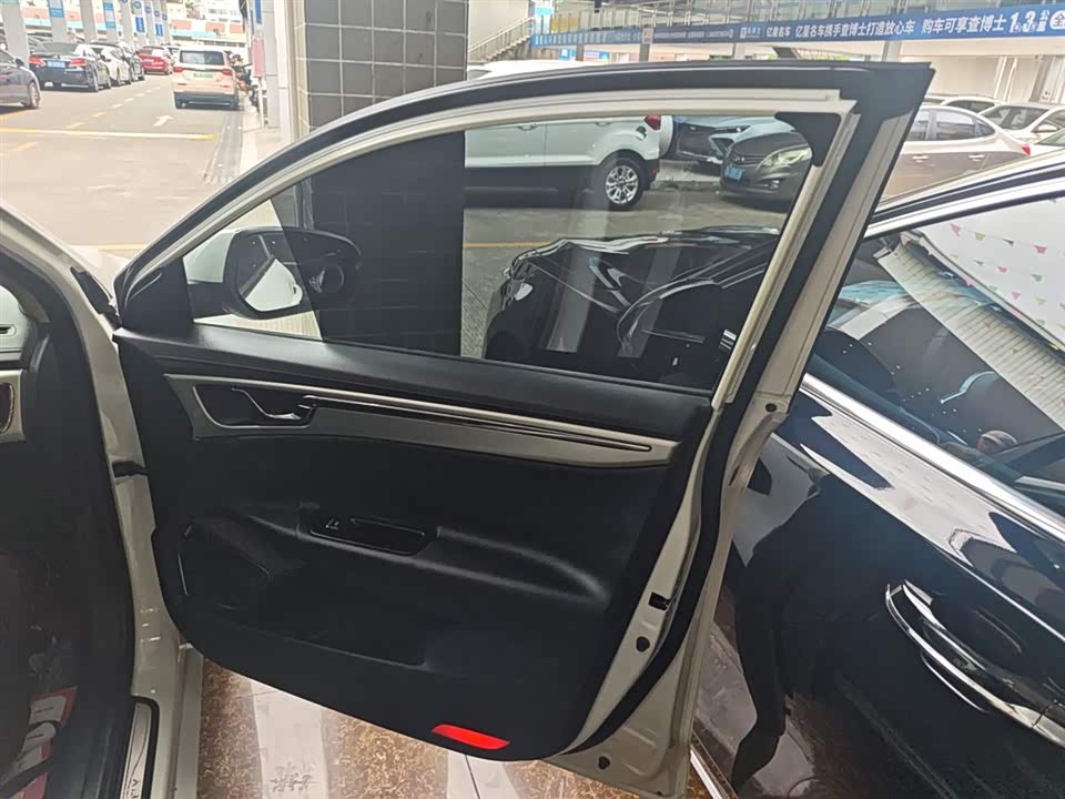 Geely Emgrand GL