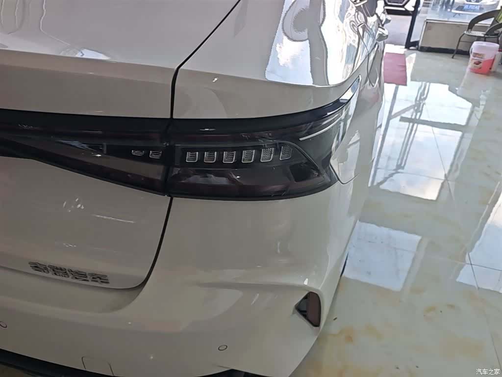 Chery Arrizo 8, 2025 8