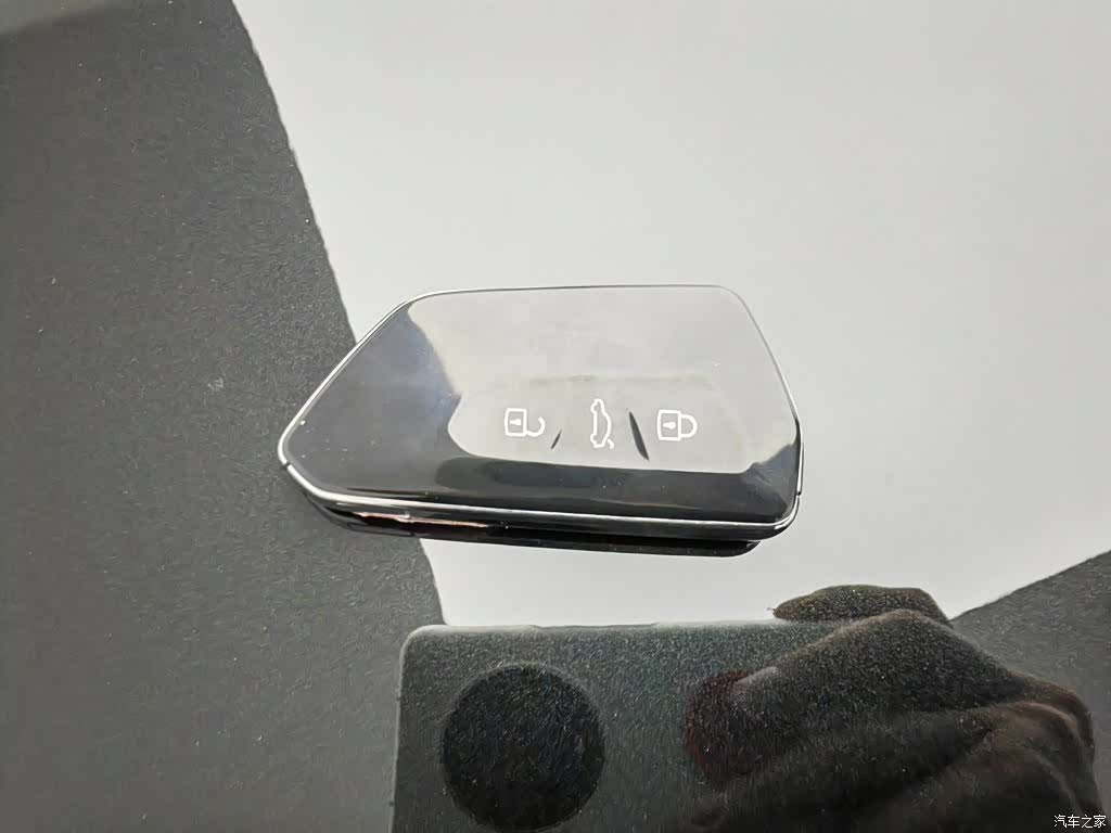 Volkswagen Magotan, 2025 19