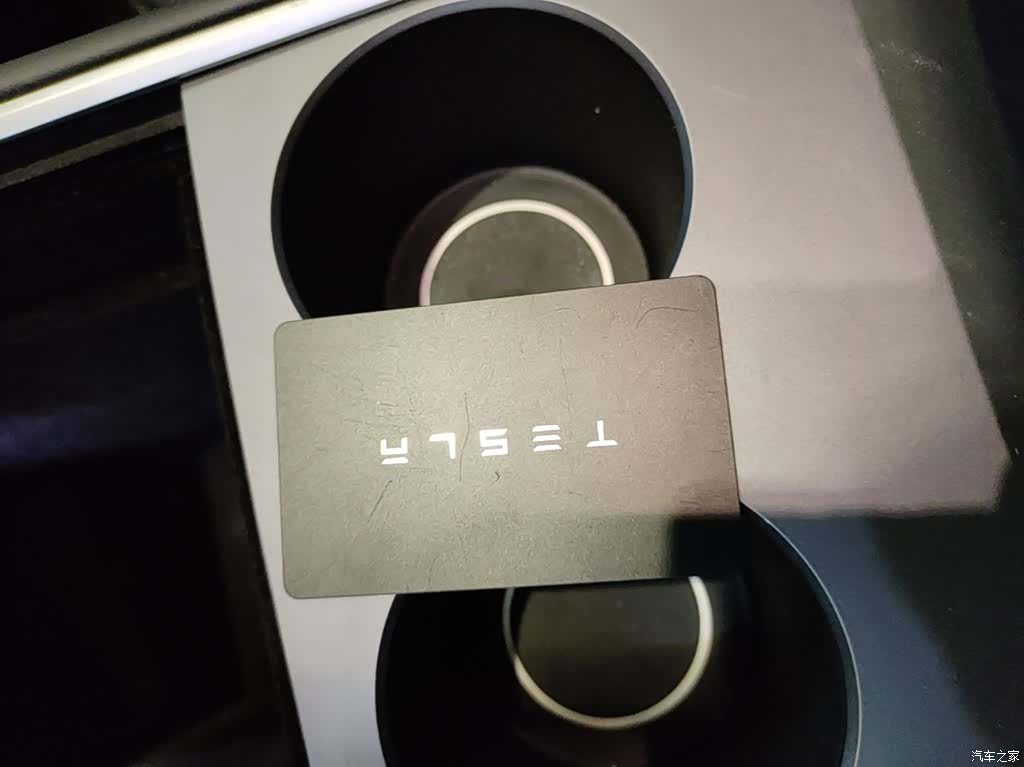 Tesla Model Y, 2024 9