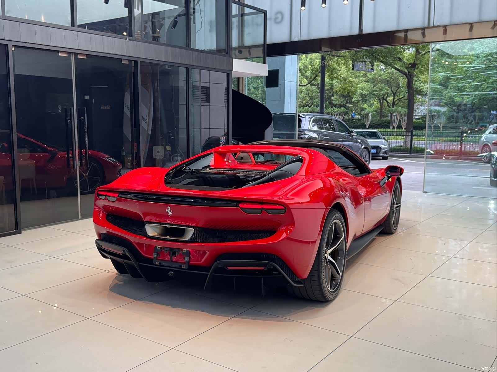 Ferrari 296, 2024 7