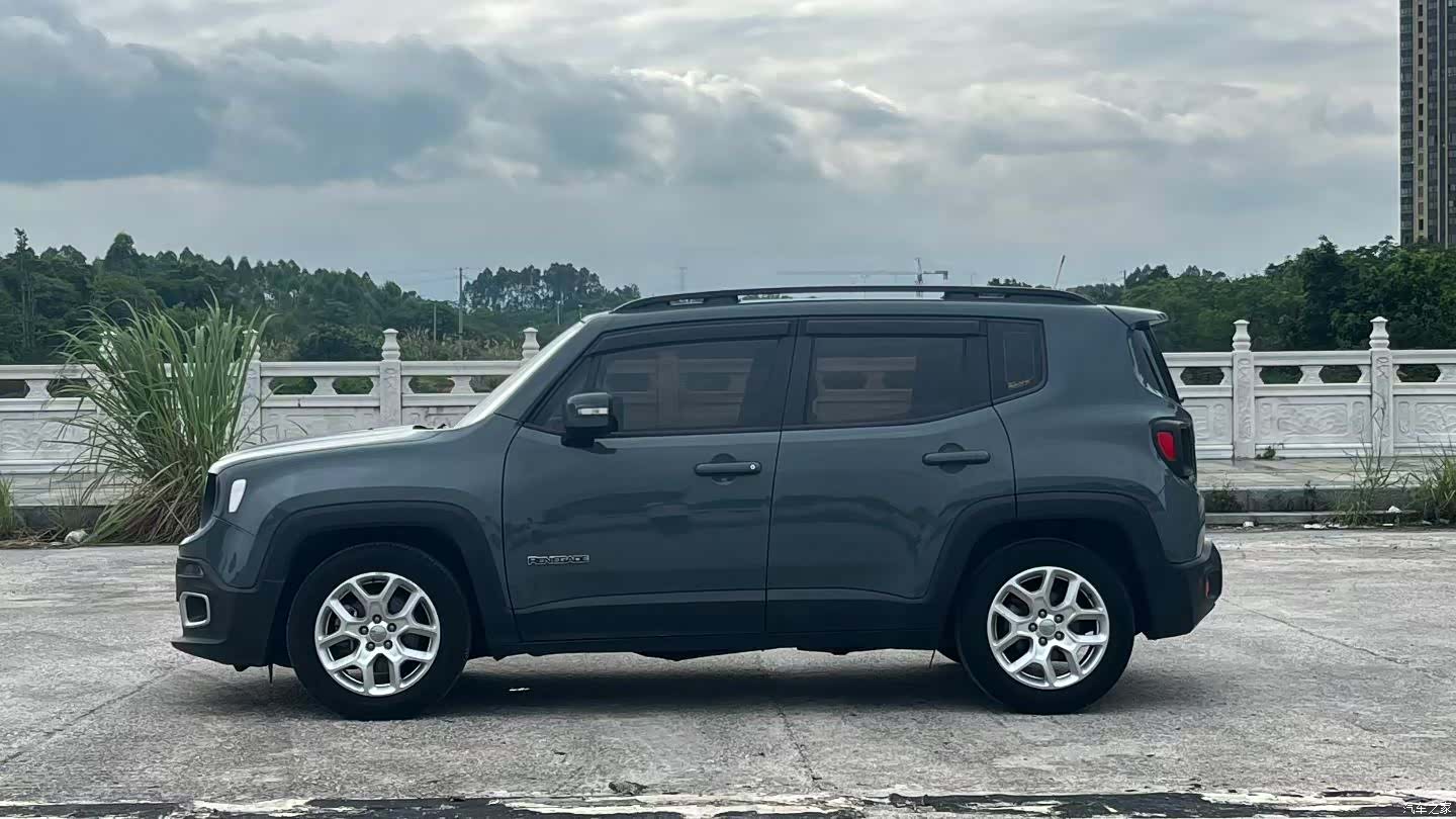 Jeep Renegade, 2016 все фото