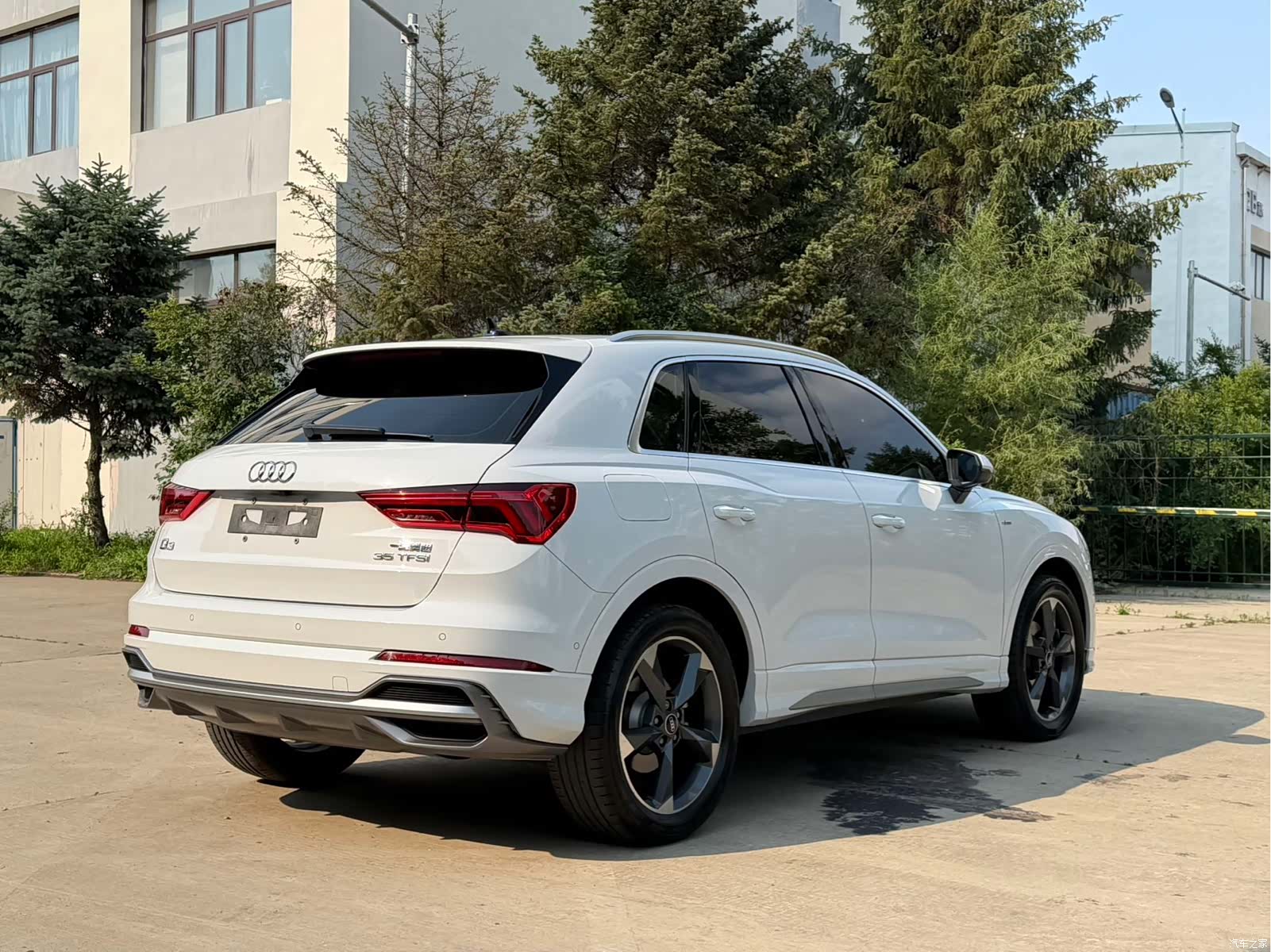 Audi Q3, 2022 все фото