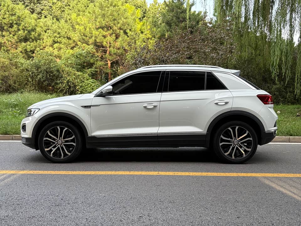 Volkswagen T-ROC exploring Songs