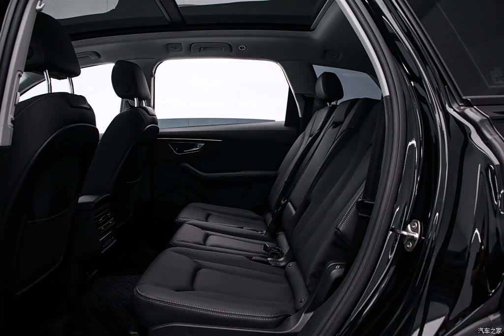 Audi Q7, 2025 14