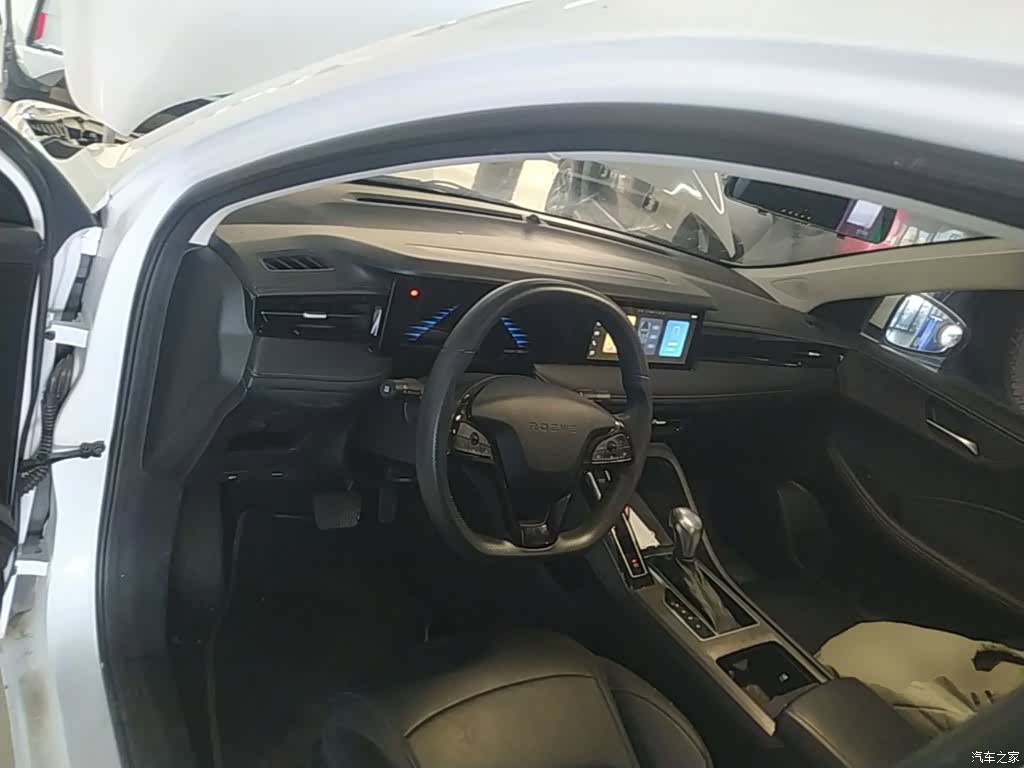 Roewe i5, 2025 10