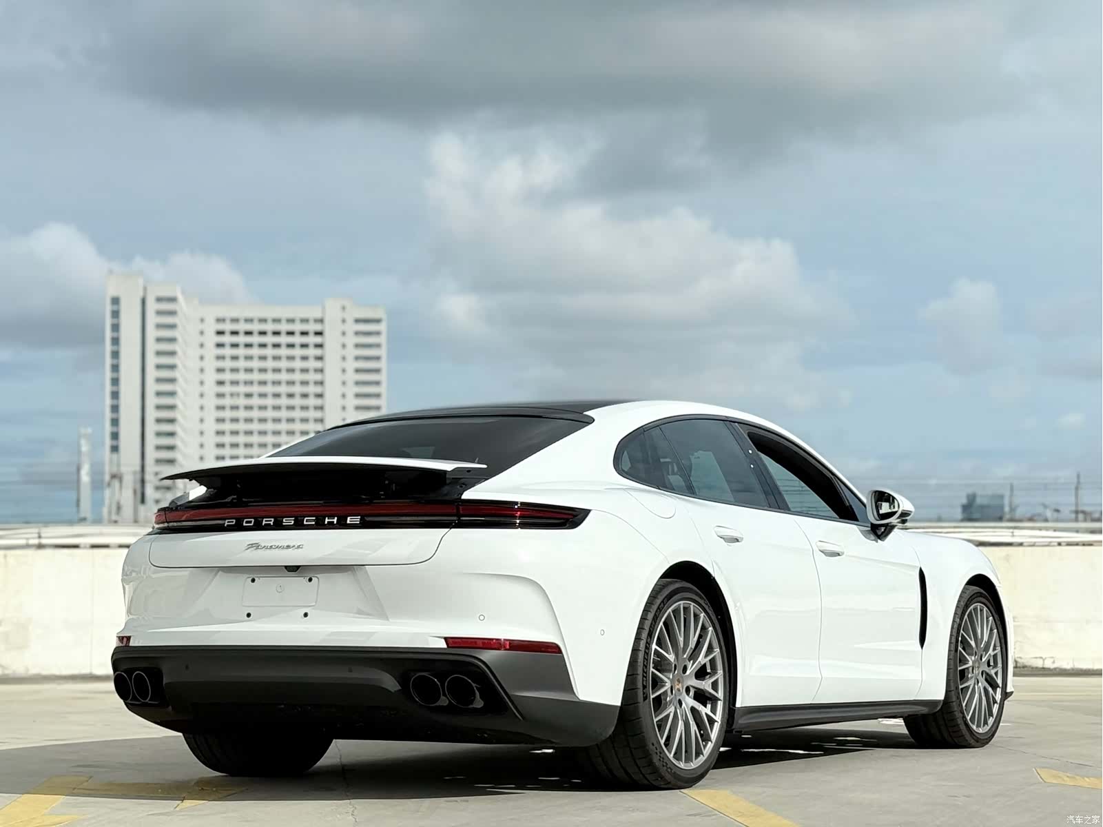 Porsche Panamera, 2026 10