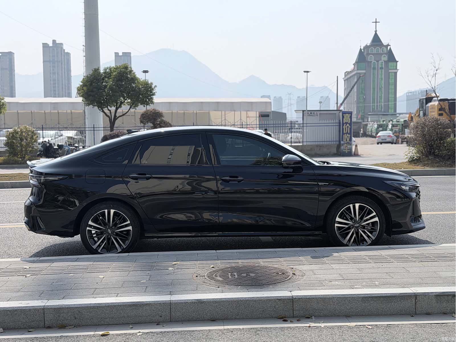 Chery Arrizo 8, 2025 18