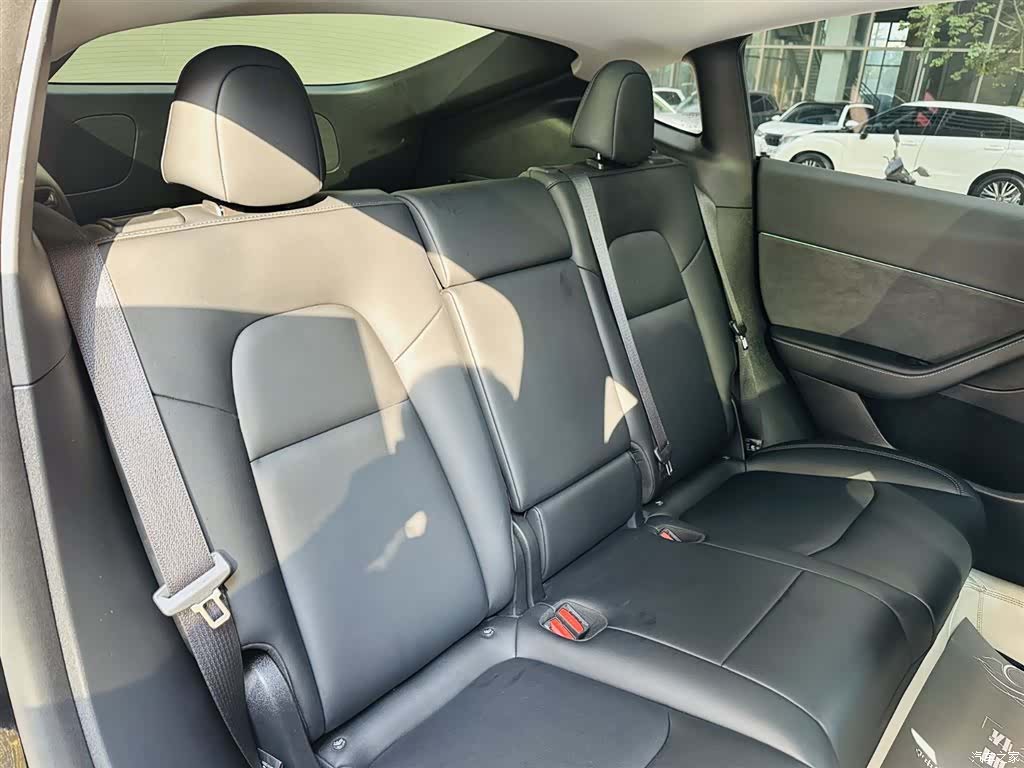 Tesla Model Y, 2024 8