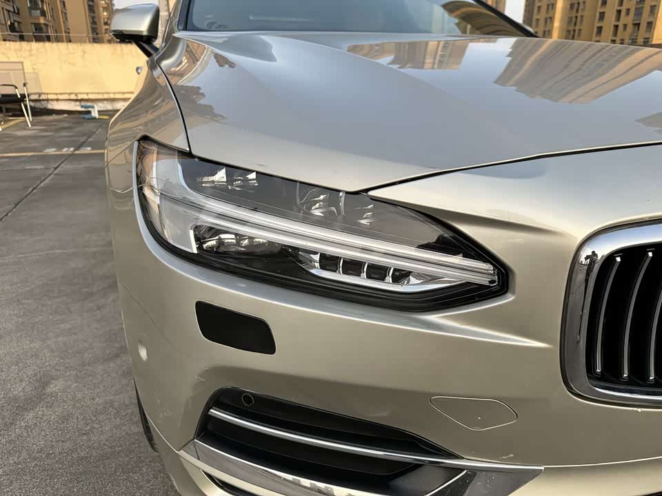 Volvo S90