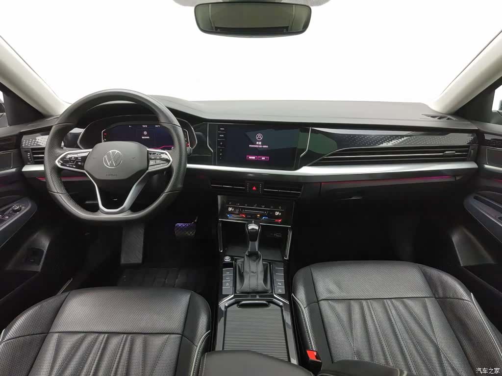 Volkswagen Passat, 2023 все фото