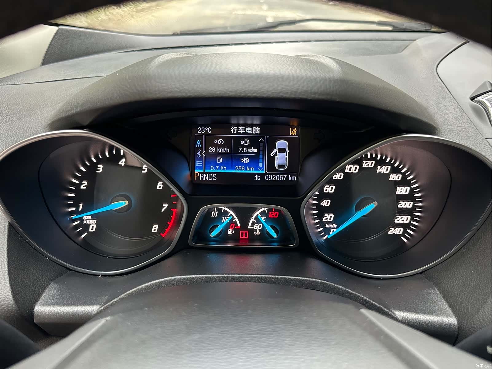 Ford Kuga, 2014 10