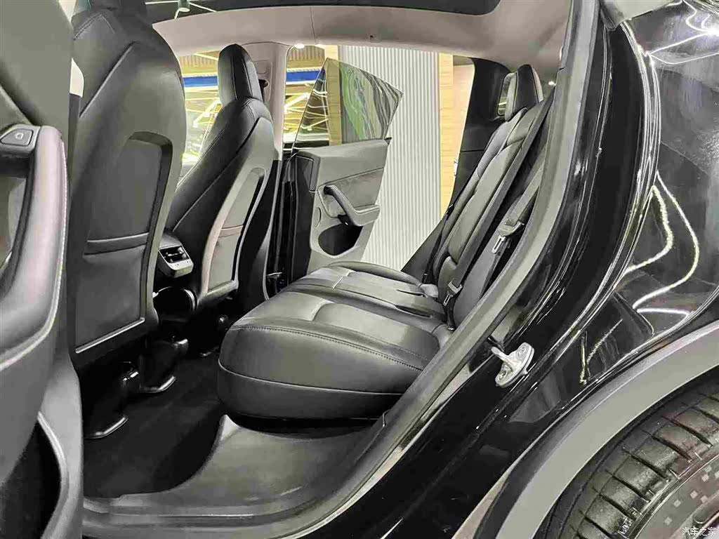 Tesla Model Y, 2022 10