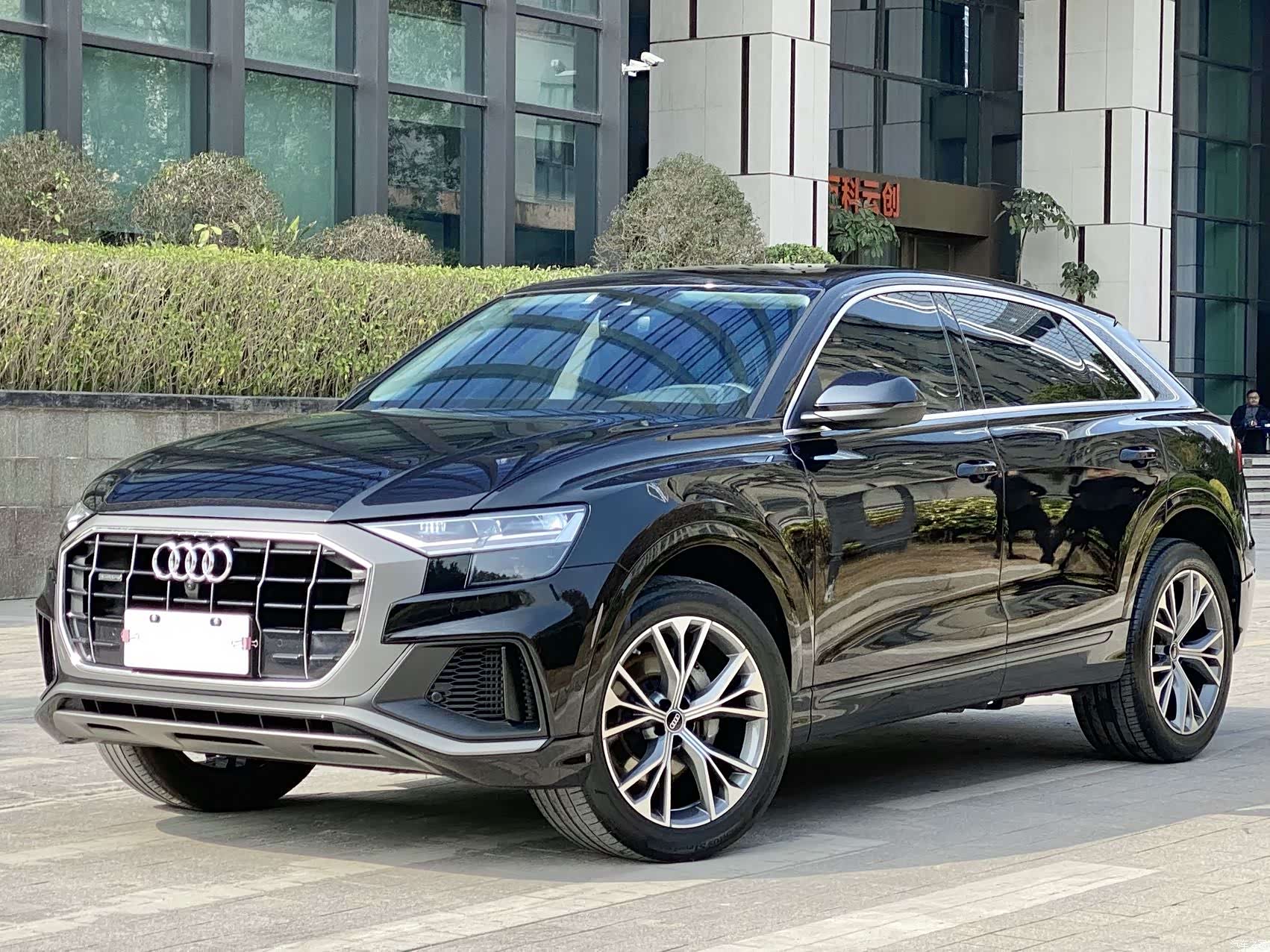 Audi Q8, 2021 1